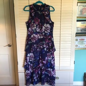 Vince Camuto Chiffon flowery dress